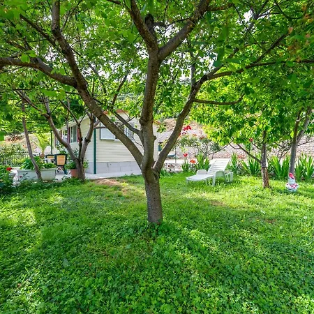 בית נופש Garden *